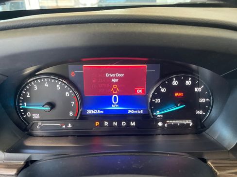 Used 2021 Ford Explorer Limited w/ Hybrid Equipment Group 310A AWD/4WD image 13