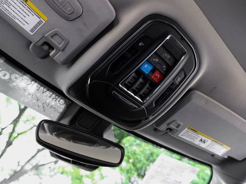 Used 2022 Jeep Grand Cherokee Limited image 38