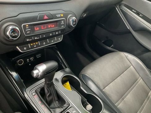 Used 2019 Kia Sorento SX image 13