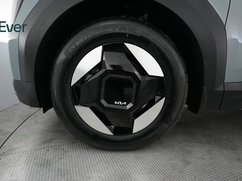 Used 2024 Kia EV9 Wind AWD/4WD image 19