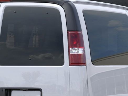 New 2026 GMC Savana 3500 LT RWD image 12