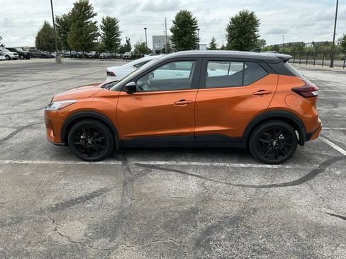 Used 2022 Nissan Kicks SV w/ Interior Electronics Package FWD image 13