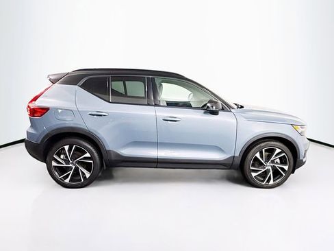 Used 2021 Volvo XC40 T5 R-Design w/ Advanced Package image 9