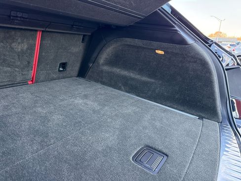 Used 2019 Bentley Bentayga image 22