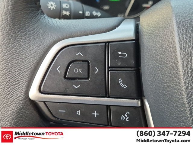 Used 2026 Toyota Sienna XLE FWD image 19
