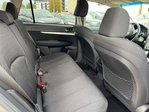 Used 2010 Subaru Outback 2.5i Premium image 10