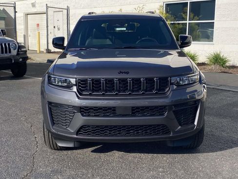 New 2026 Jeep Grand Cherokee L 4WD image 2