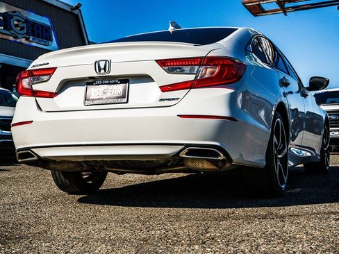 Used 2018 Honda Accord Sport image 3