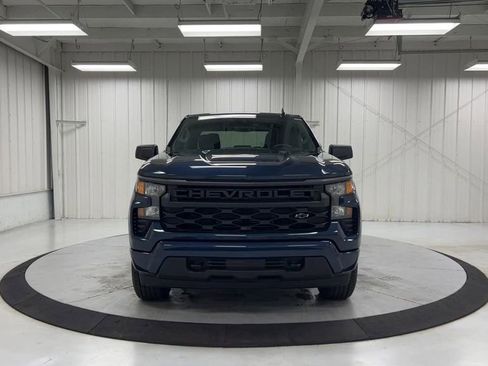 Used 2023 Chevrolet Silverado 1500 Custom image 3