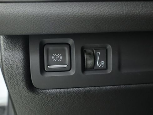 Certified 2024 Cadillac XT4 Premium Luxury image 25