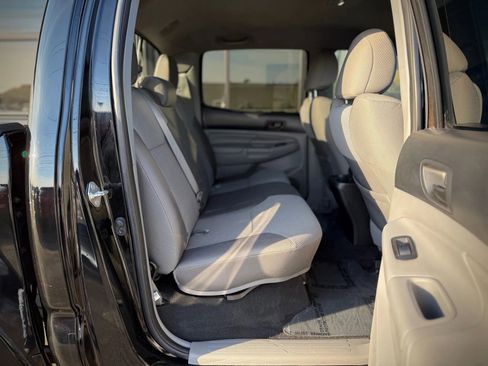 Used 2015 Toyota Tacoma TRD Pro w/ TRD Off-Road Package image 19