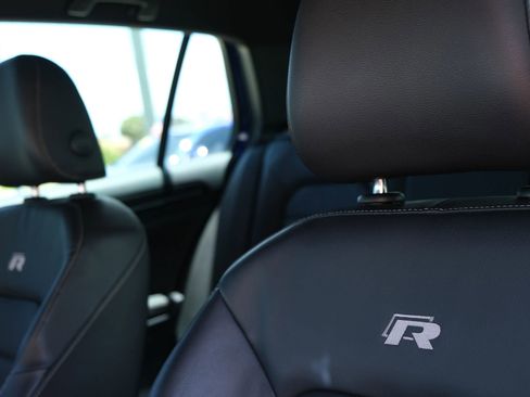 Used 2016 Volkswagen Golf R 4-Door image 30