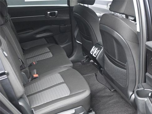 New 2026 Kia Sorento LX image 8