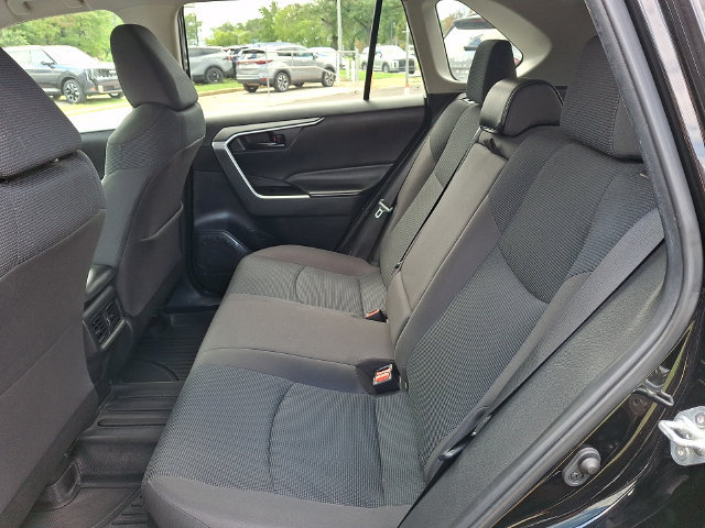 Used 2023 Toyota RAV4 LE AWD/4WD image 10