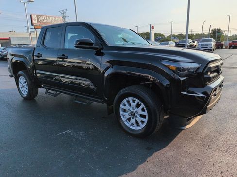 Used 2024 Toyota Tacoma SR5 AWD/4WD image 7