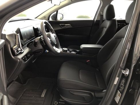 Used 2024 Kia Sportage LX image 31