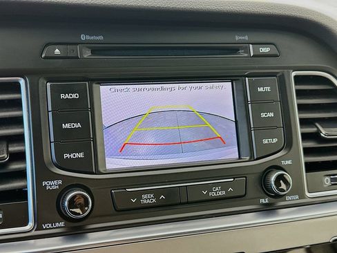 Used 2015 Hyundai Sonata SE w/ Option Group 09 FWD image 19
