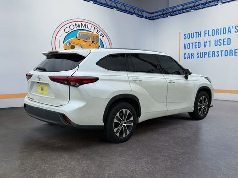 Used 2020 Toyota Highlander XLE FWD image 6