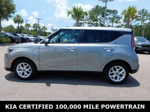 Certified 2025 Kia Soul LX w/ LX Technology Package FWD image 8