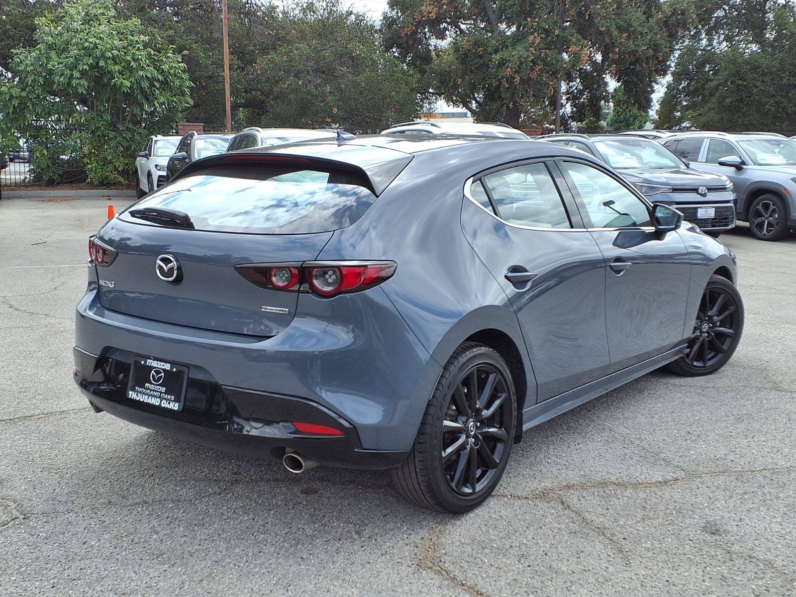 Used 2020 MAZDA MAZDA3 Hatchback w/ Premium Package FWD image 5