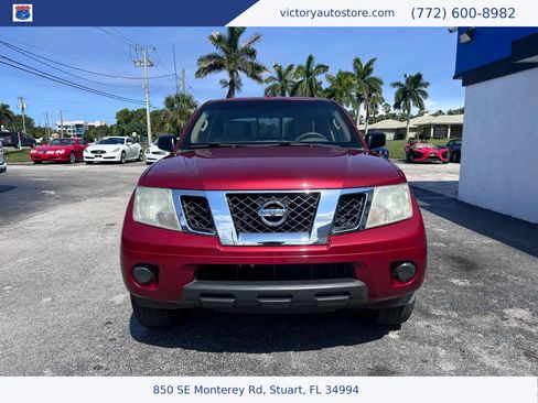 Used 2015 Nissan Frontier SV image 2