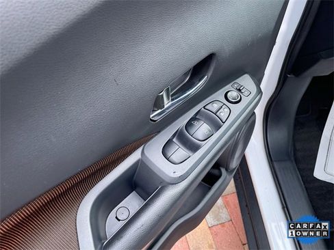 Used 2024 Nissan Kicks SR image 11