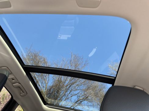 Certified 2025 Volvo XC60 B5 Plus image 28