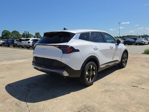 New 2026 Kia Sportage LX FWD image 8