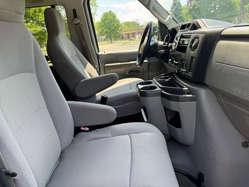 Used 2010 Ford E-350 and Econoline 350 XL RWD image 31