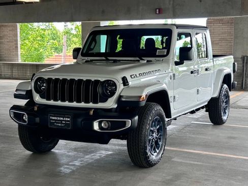 New 2026 Jeep Gladiator Sport AWD/4WD image 4