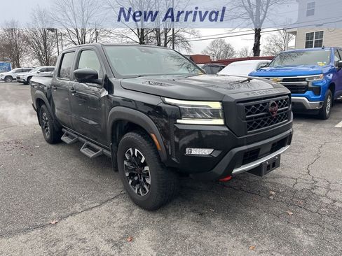 Used 2023 Nissan Frontier PRO-4X w/ Pro Convenience Package image 2