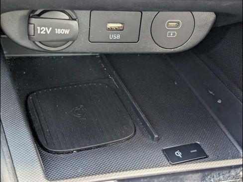 Used 2025 Hyundai Elantra SEL FWD image 18