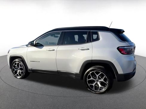 Used 2025 Jeep Compass Limited AWD/4WD image 10