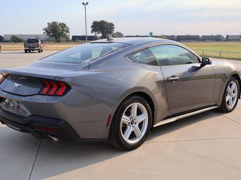 Used 2026 Ford Mustang Premium RWD image 6