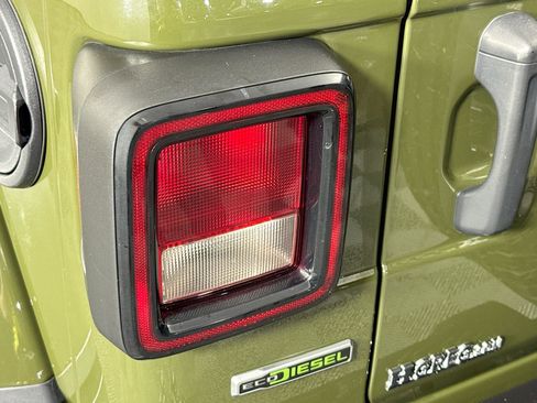 Used 2021 Jeep Wrangler Unlimited Sahara w/ Dual Top Group image 35