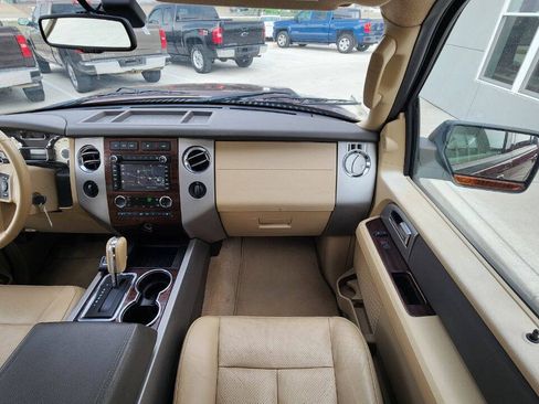 Used 2011 Ford Expedition XLT w/ 203A Rapid Spec Order Code AWD/4WD image 17