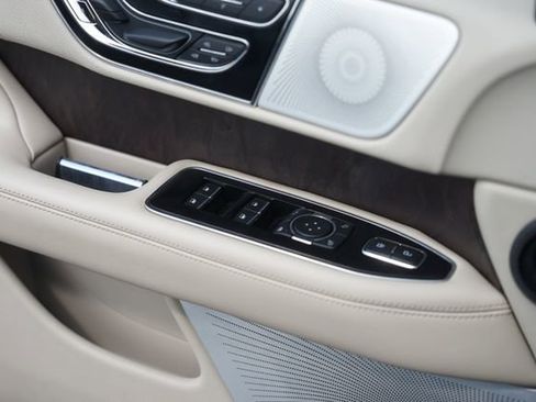 Used 2020 Lincoln Navigator L Reserve w/ Equipment Group 208A Reserve AWD/4WD image 32
