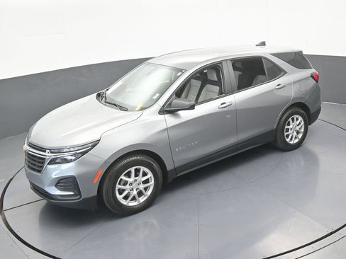 Used 2023 Chevrolet Equinox LS FWD image 45