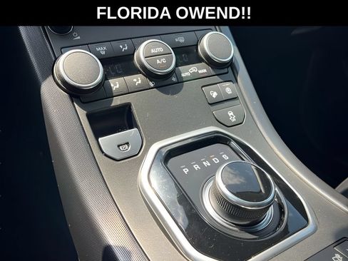 Used 2019 Land Rover Range Rover Evoque SE AWD/4WD image 44