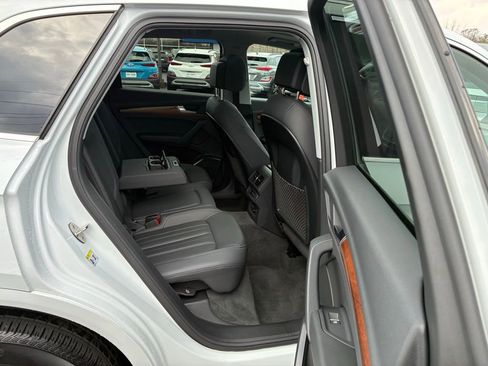 Used 2023 Audi Q5 2.0T Premium w/ Convenience Package image 21
