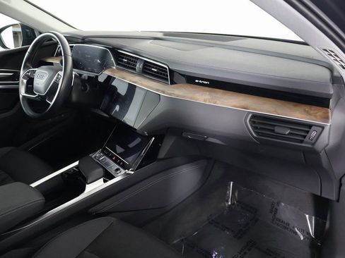 Used 2019 Audi e-tron Premium Plus image 9