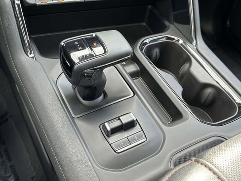 Used 2024 GMC Sierra 1500 AT4 w/ Technology Package image 35