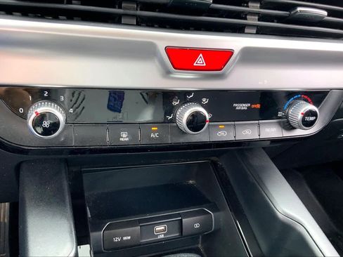 Used 2020 Kia Telluride LX image 32