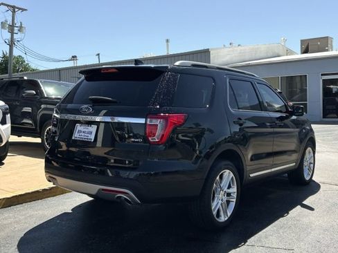 Used 2017 Ford Explorer XLT w/ Equipment Group 202A AWD/4WD image 13