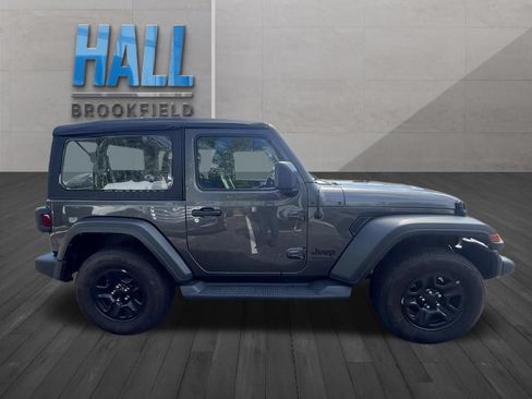 Used 2022 Jeep Wrangler Sport AWD/4WD image 6