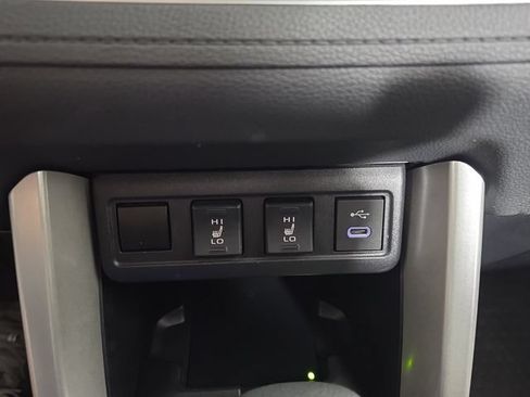 Used 2024 Toyota Corolla Cross XLE w/ Convenience Package AWD/4WD image 19