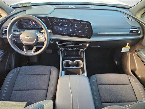 New 2026 Chevrolet Traverse LT w/ Driver Confidence Package image 13