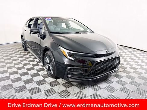 Certified 2025 Toyota Corolla SE image 1