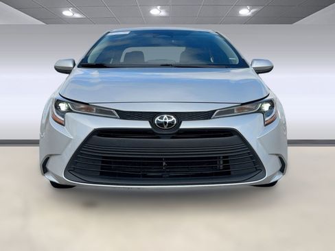 Used 2024 Toyota Corolla LE image 6