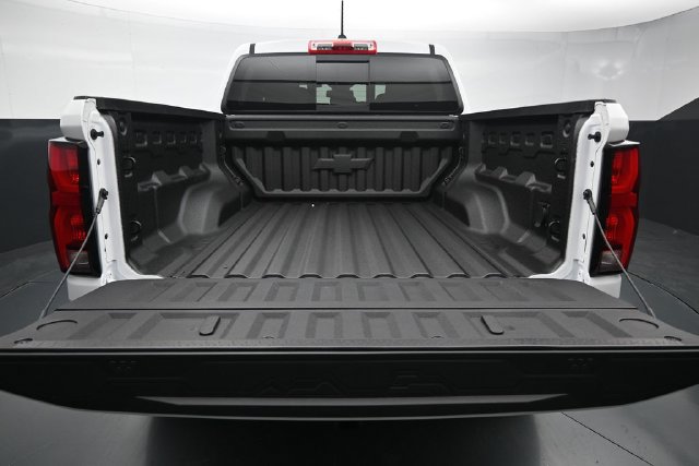 New 2026 Chevrolet Colorado ZR2 w/ Technology Package AWD/4WD image 12